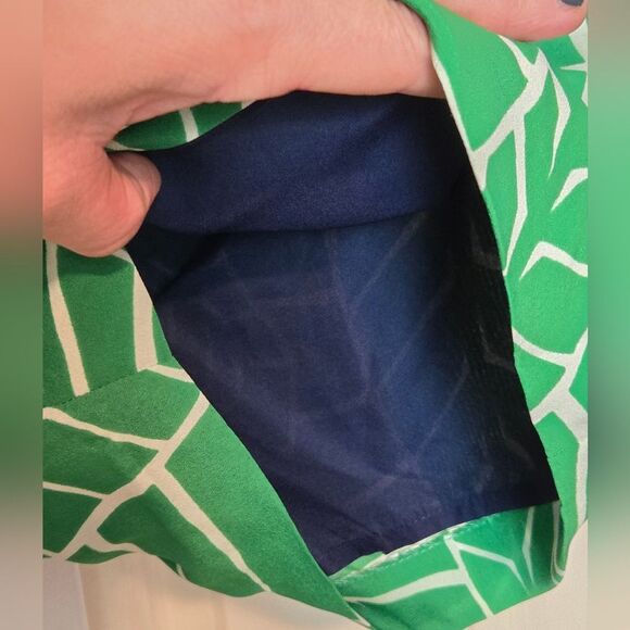 Susana Monaco Leaf Print Shorts w Tie Belt Sz Medium Green & White NWOT - Picture 8 of 9